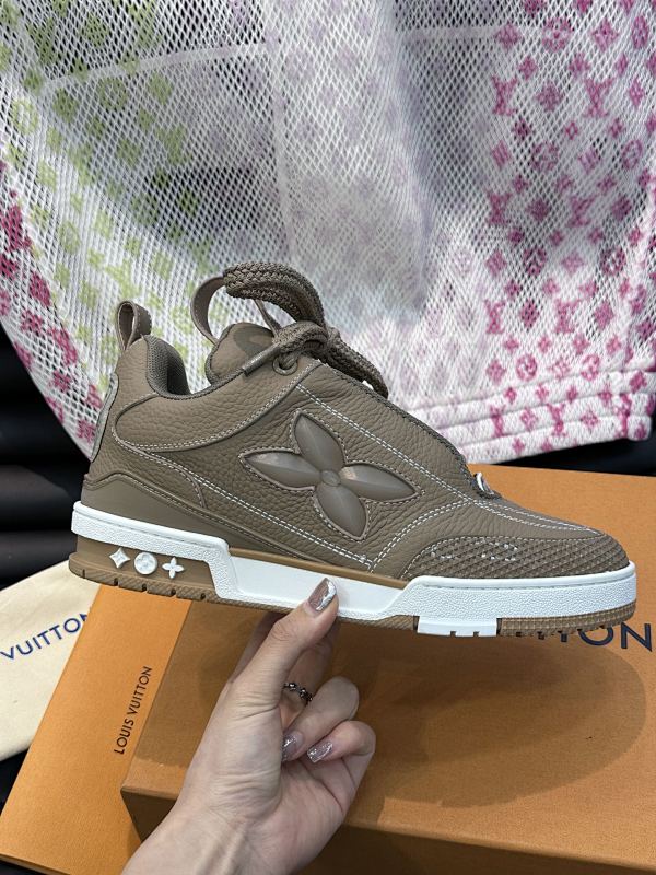 LOUIS VUITTON SNEAKERS (51)