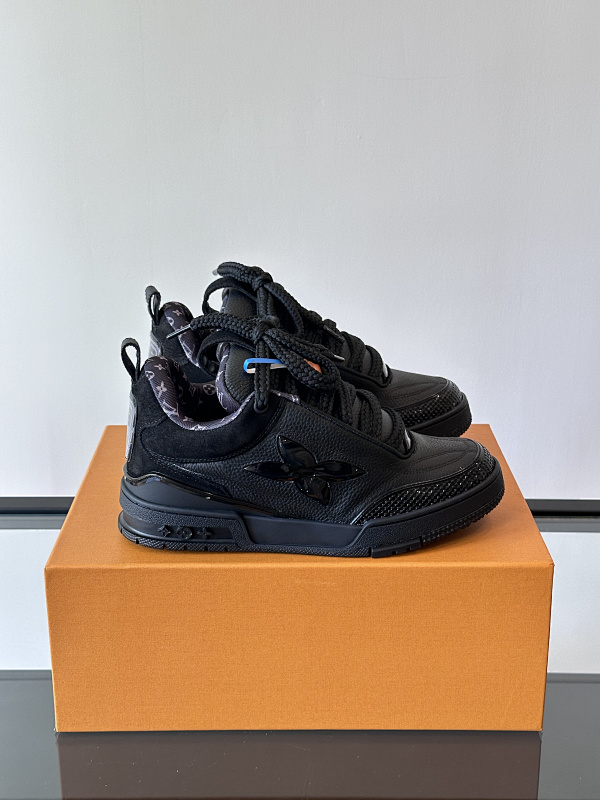 LOUIS VUITTON SNEAKERS (21)