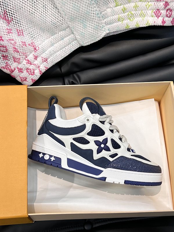 LOUIS VUITTON SNEAKERS (59)