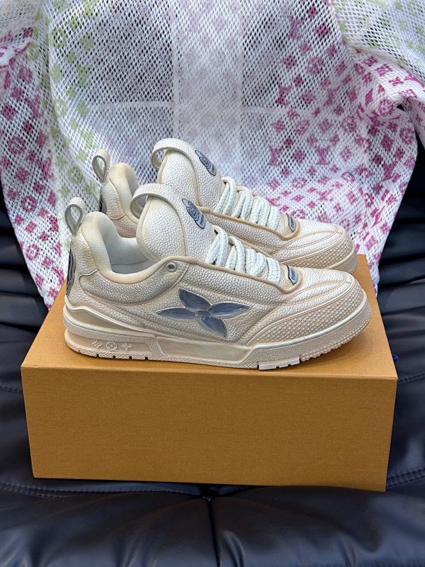 LOUIS VUITTON SNEAKERS (36)