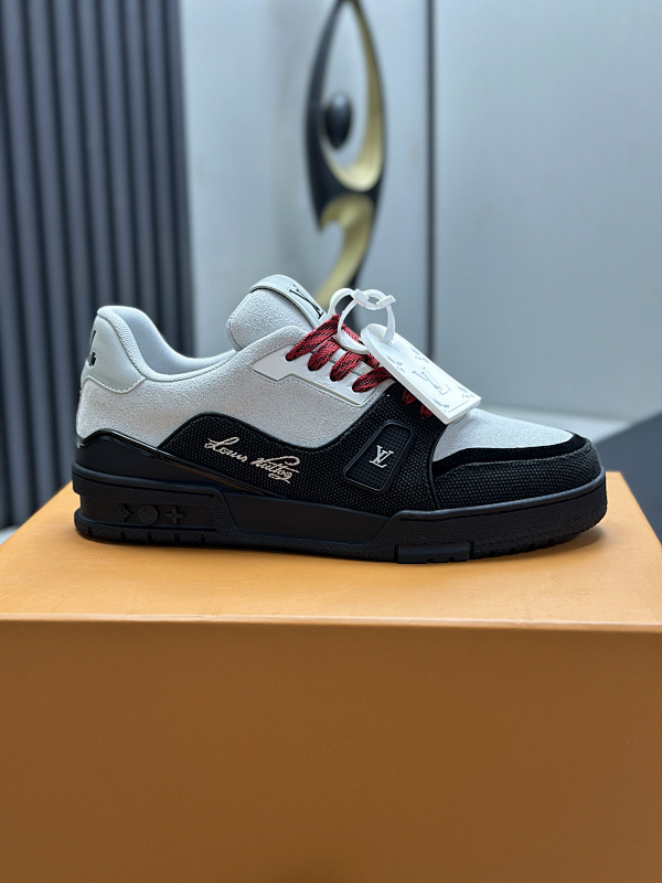 LOUIS VUITTON TRAINER (33)