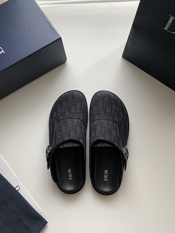 DIOR SLIPERS (8)