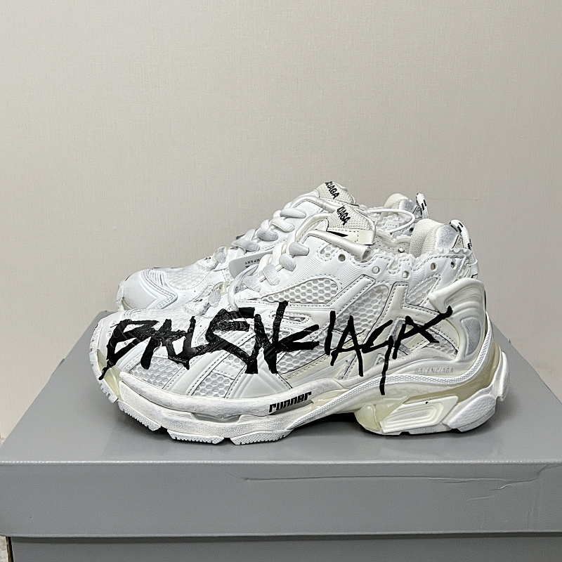 BALENCIAGA RUNNER (10)