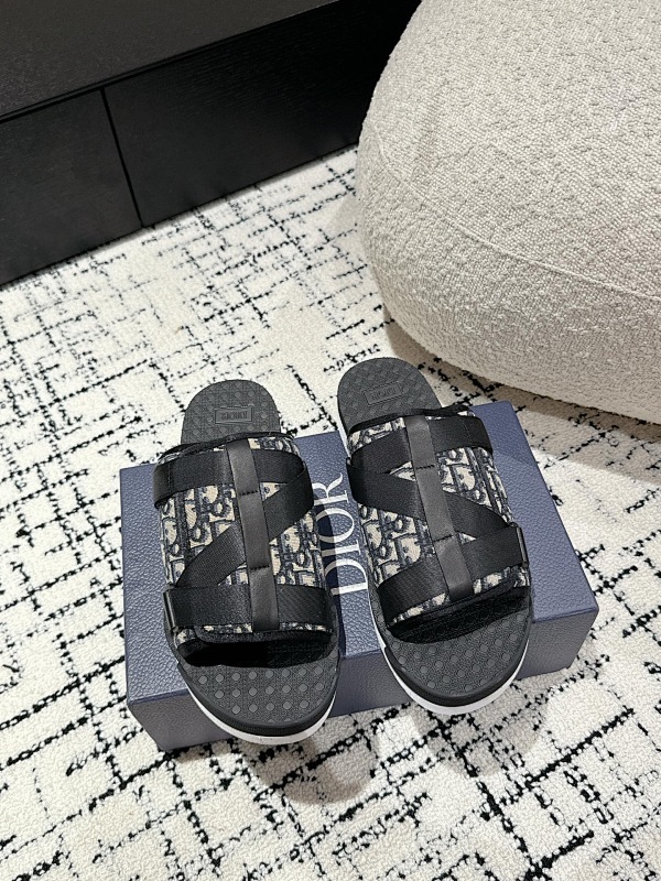 DIOR SLIPERS (5)