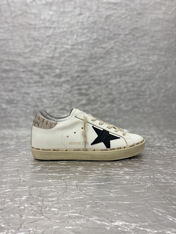 UGG SNEAKERS (70)