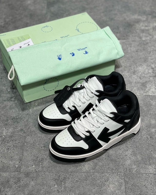 OFF WHITE OOO