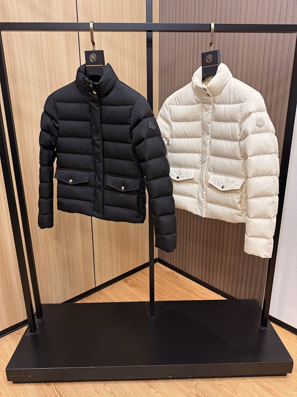MONCLER PUFFERS (40)