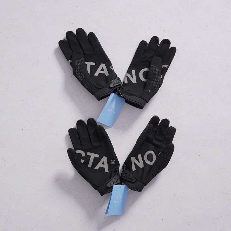 NIKE GLOVES