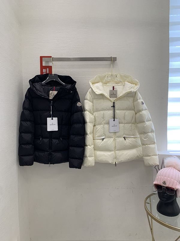 MONCLER PUFFERS (182)