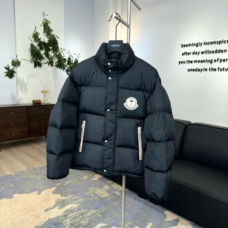 MONCLER PUFFERS (212)
