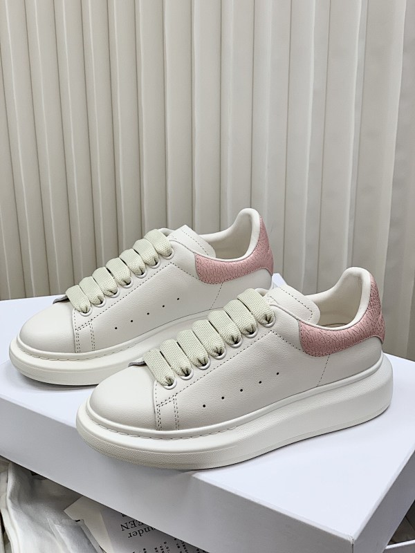 Alexander McQueen Oversized Sneaker (2)