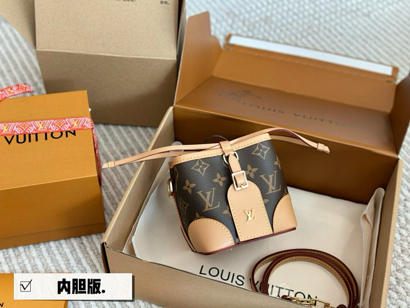 LOUIS VUITTON BAGS (417)
