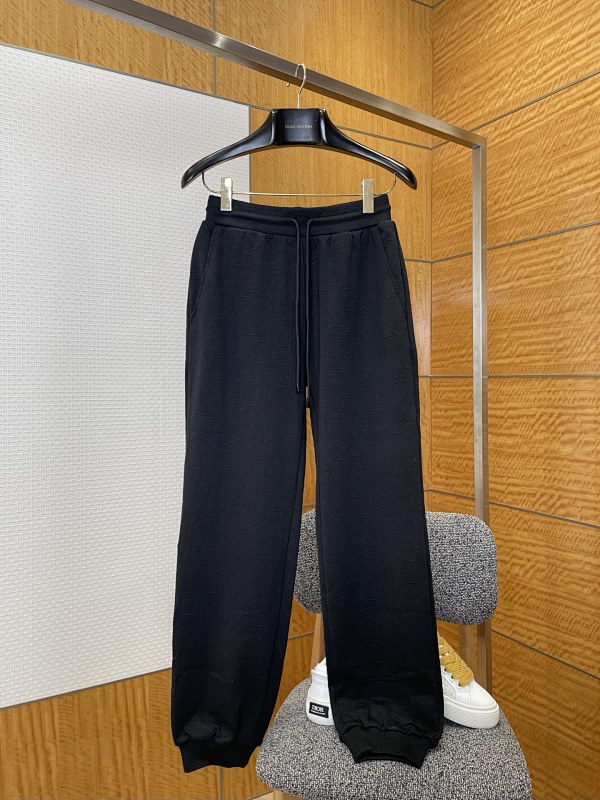LOUIS VUITTON PANTS (11)