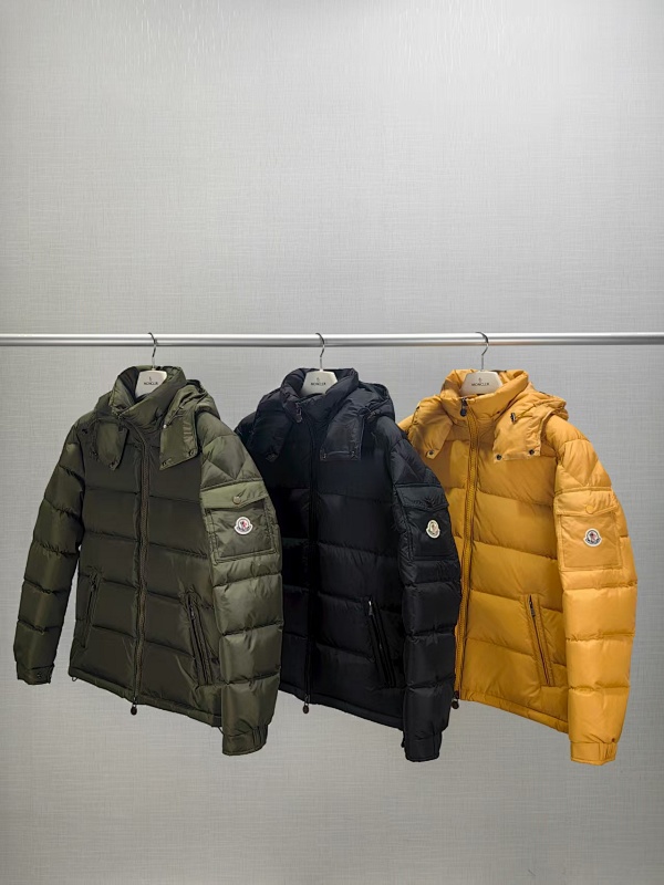 MONCLER PUFFERS (190)