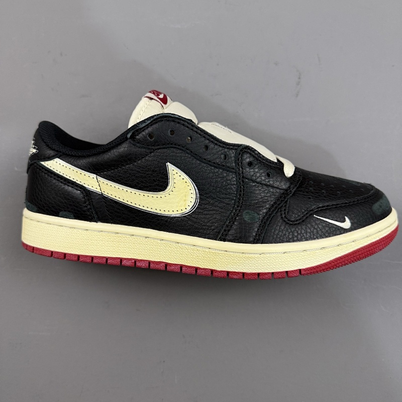 Nike Air Jordan 1 Low (10)