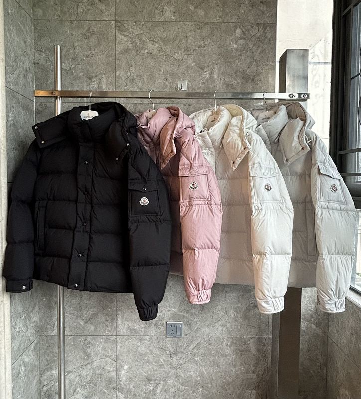 MONCLER PUFFERS (205)