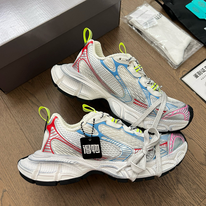 BALENCIAGA Triple S (7)