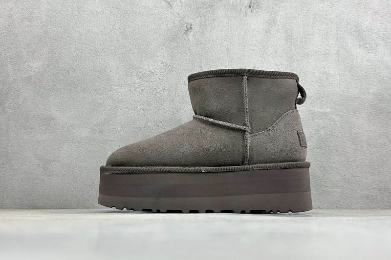 UGG Platform Classic Short Boot