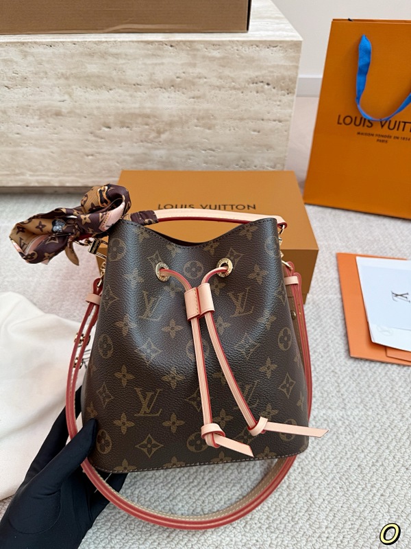 LOUIS VUITTON BAGS (73)