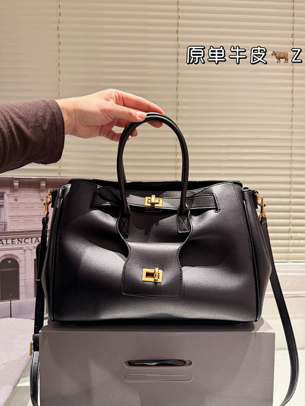 BALENCIAGA BAGS (4)