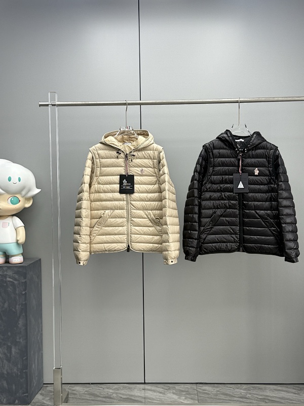MONCLER PUFFERS (232)