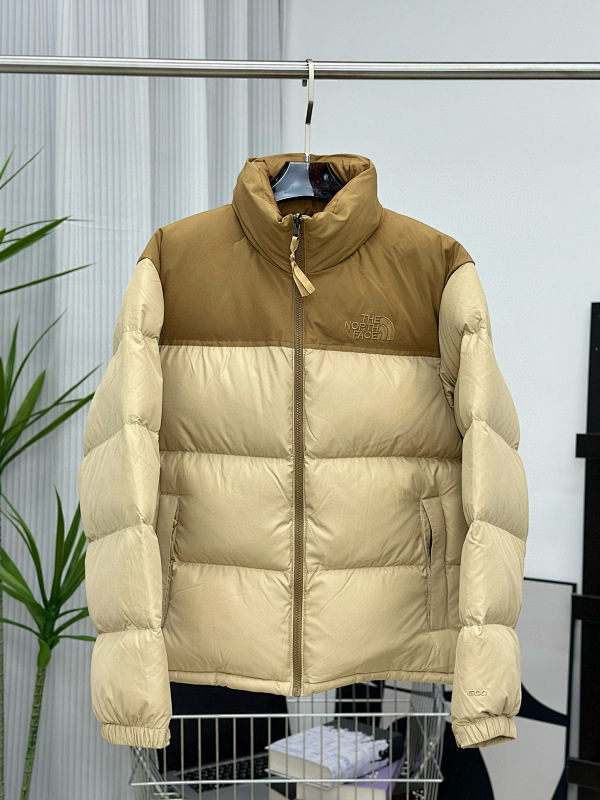 TNF PUFFERS (36)