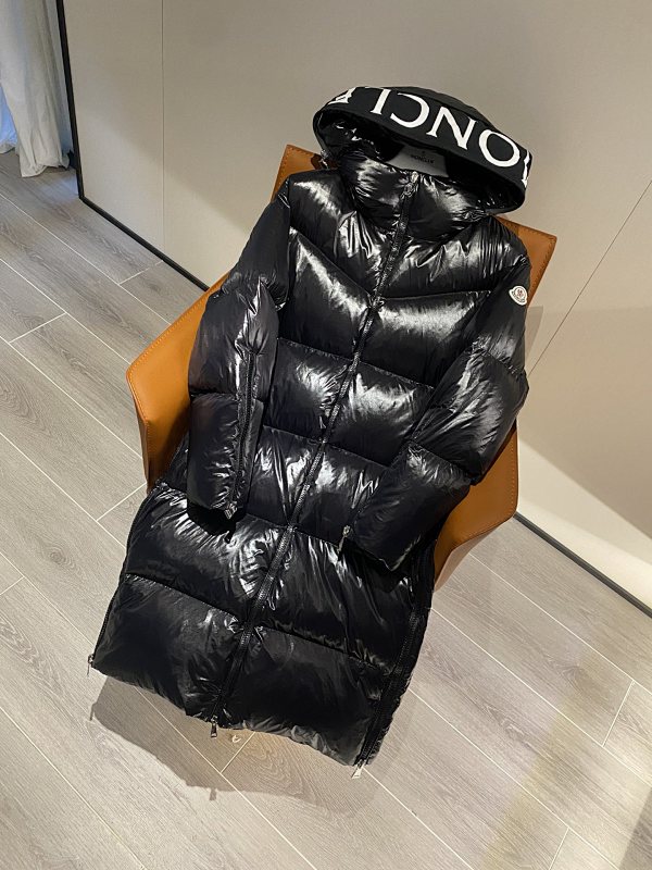 MONCLER PUFFERS (129)