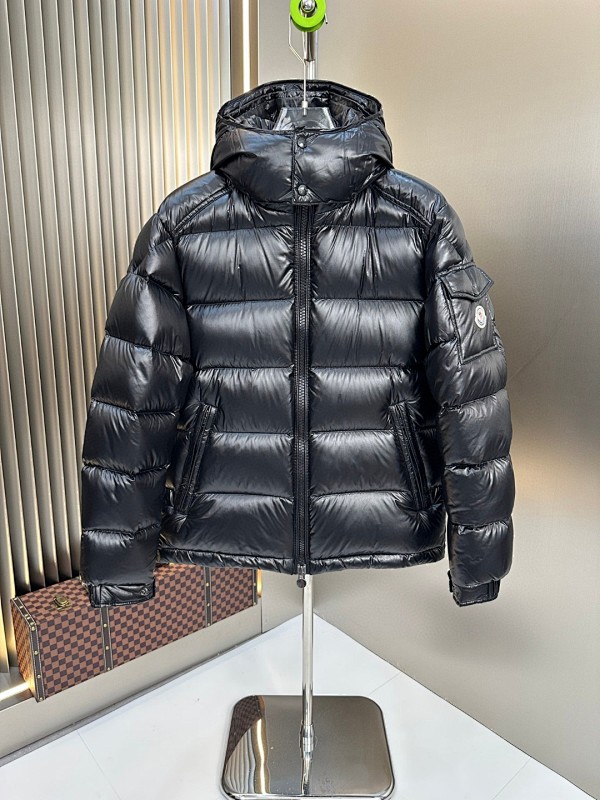 MONCLER PUFFERS (266)