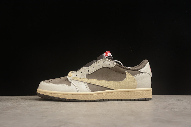 NIKE SNEAKERS (3)