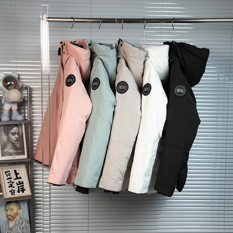 CANADA GOOSE PUFFERS (74)