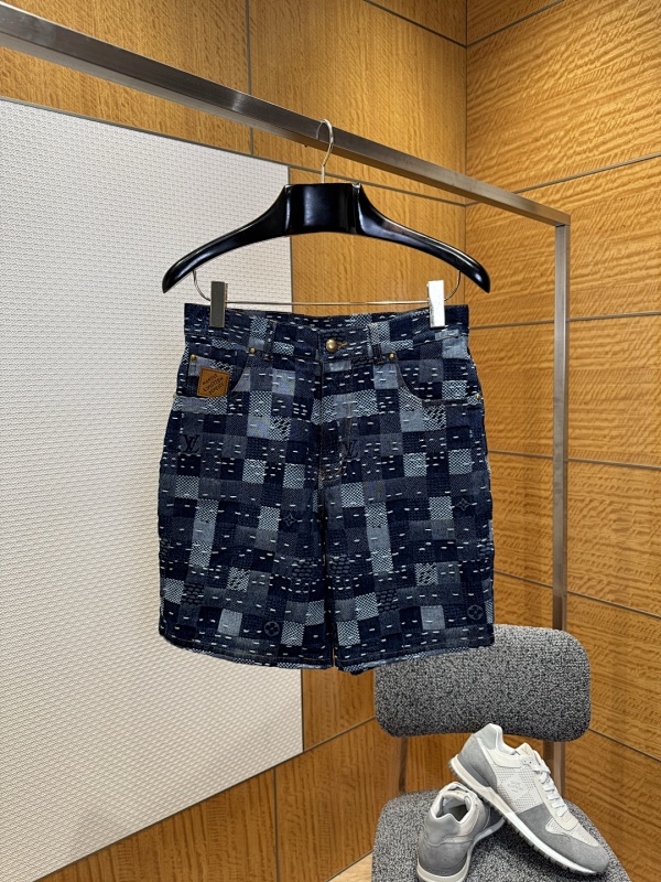 LOUIS VUITTON SHORTS (2)