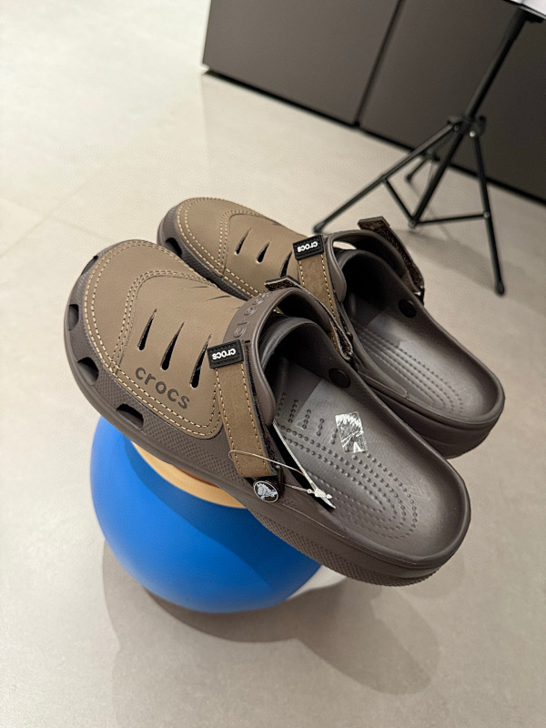 Crocs Classic Clog - Chocolate Brown