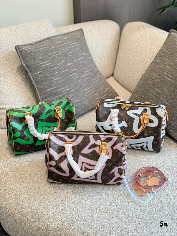 LOUIS VUITTON BAGS (336)