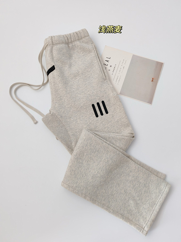 ESSENTIAL SWEATPANTS