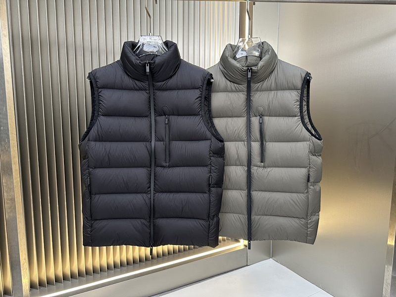 MONCLER VESTS (24)