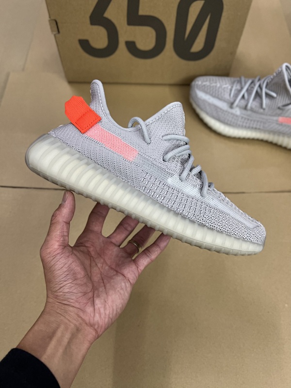YEEZY 350 Boost