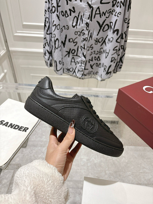 Gucci Ace Leather Sneakers (2)