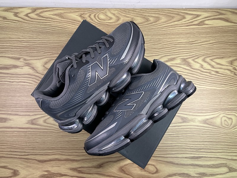 New Balance 2002R (4)