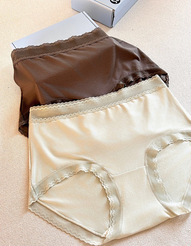 LULULEMON UNDERPANTS (4)