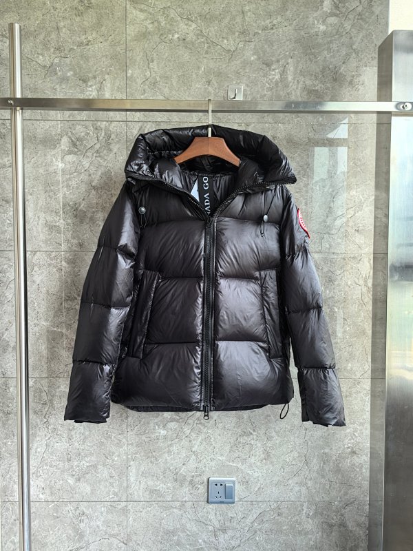 CANADA GOOSE PUFFERS (38)