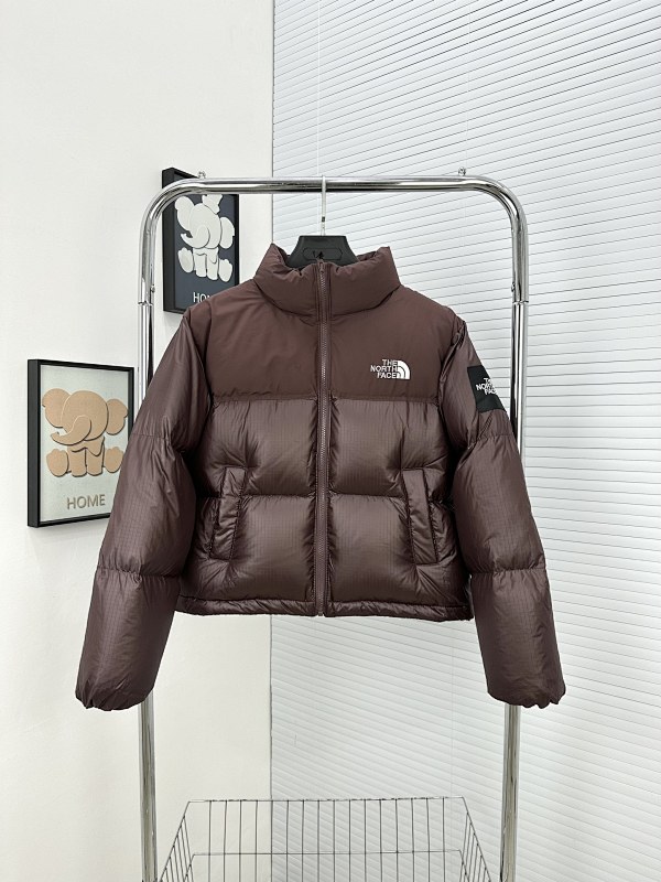 TNF PUFFERS (51)