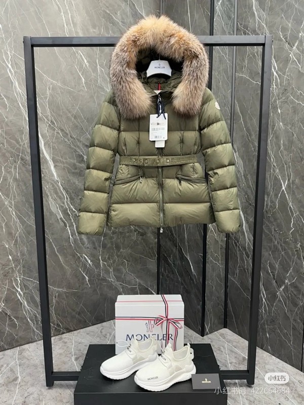 MONCLER PUFFERS (223)