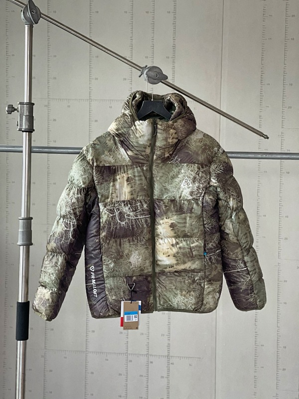 NIKE PUFFERS (13)