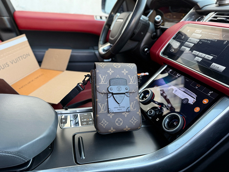 LOUIS VUITTON BAGS (481)