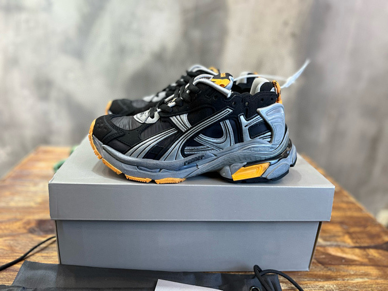 Balenciaga Triple S (17)