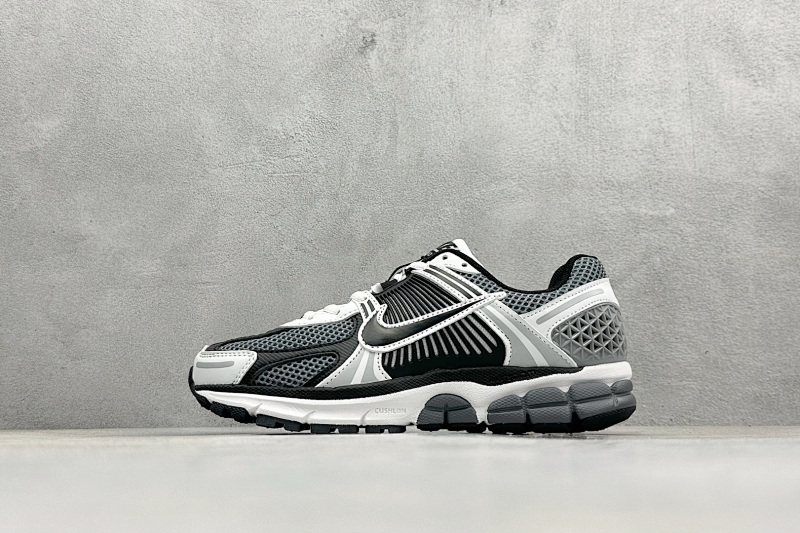 Nike Zoom Vomero 5 (2)