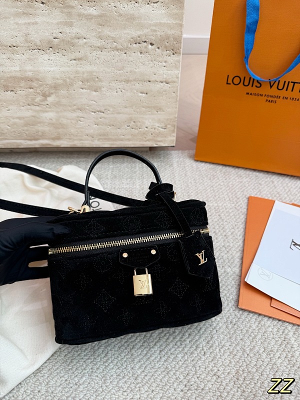LOUIS VUITTON BAGS (76)