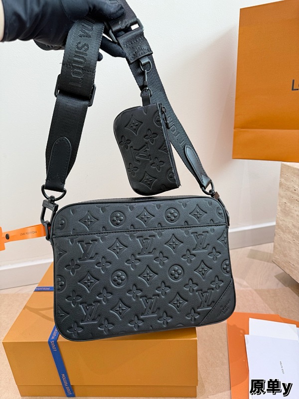 LOUIS VUITTON BAGS (35)