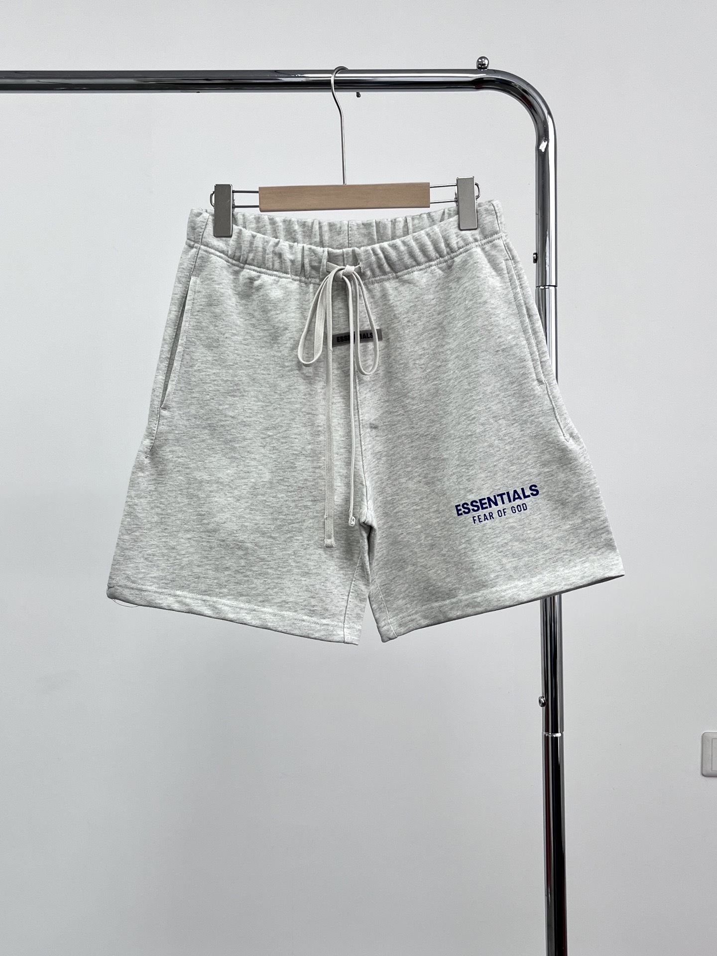 ESSENTIAL SHORTS (8)