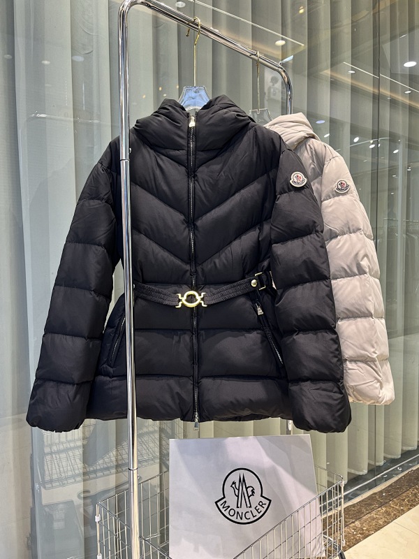 MONCLER PUFFERS (187)